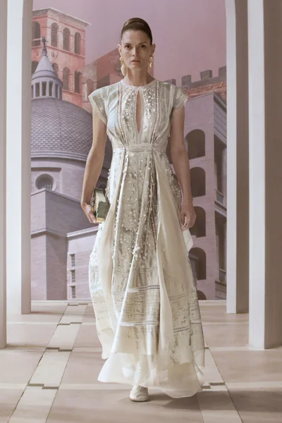 Look 14